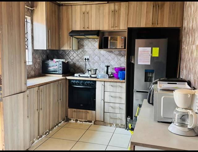 5 BEDROOM HOUSE FOR SALE IN RIVERLEA